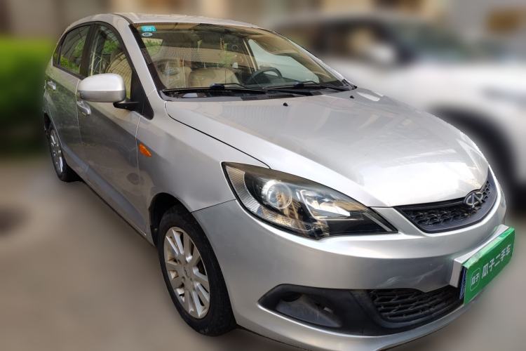 Used Chery Fengyun 2 2013 Hatchback 1.5L AMT Ruìyì Edition Front Right 45 Deg