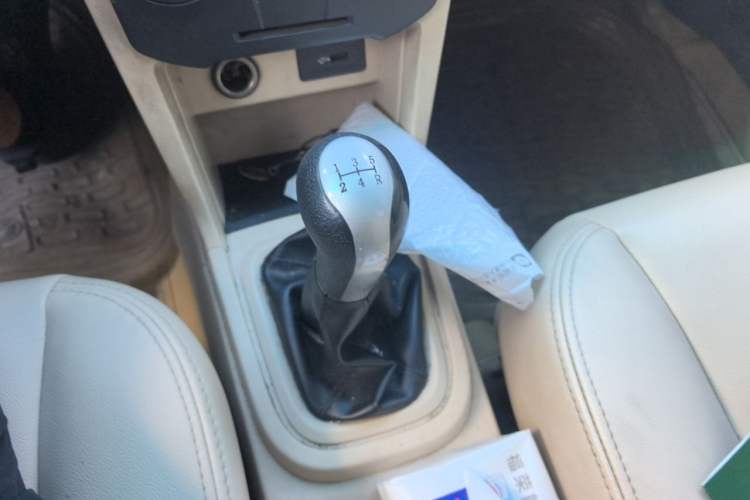 Used Chery Fengyun 2 2013 Hatchback 1.5L Manual Ruiyi Edition Gear Lever