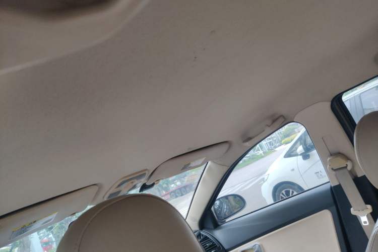Used Chery Fengyun 2 2013 Hatchback 1.5L AMT Ruìyì Edition Headliner