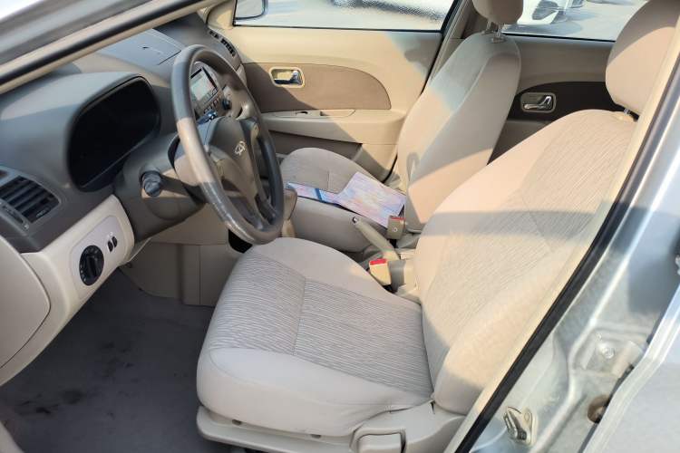 Used Chery Fengyun 2 2013 Hatchback 1.5L Manual Kuaiyi Edition Interior 2
