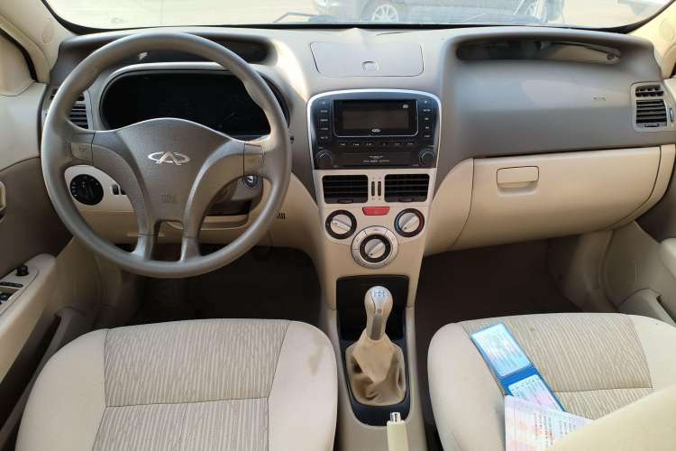 Used Chery Fengyun 2 2013 Hatchback 1.5L Manual Kuaiyi Edition Interior 3