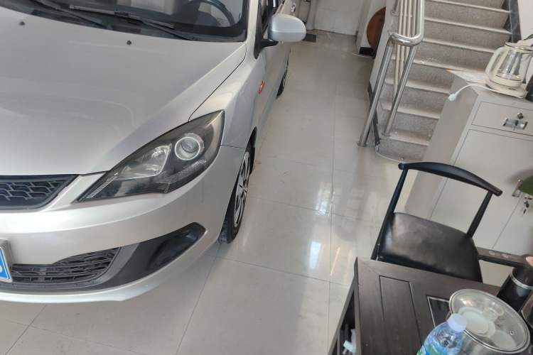 Used Chery Fengyun 2 2013 Hatchback 1.5L AMT Ruìyì Edition Left Front Headlight