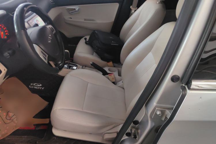 Used Chery Fengyun 2 2013 Hatchback 1.5L AMT Ruìyì Edition Left Front Seat