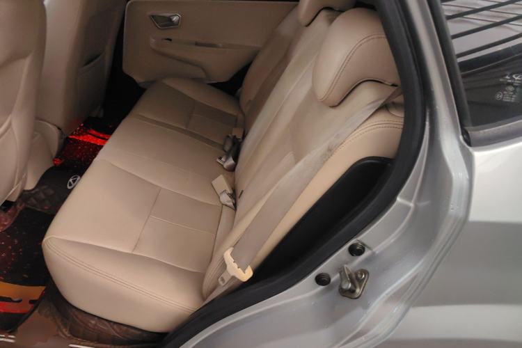 Used Chery Fengyun 2 2013 Hatchback 1.5L AMT Ruìyì Edition Left Rear Seat