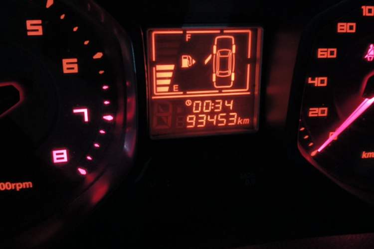 Used Chery Fengyun 2 2013 Hatchback 1.5L Manual Ruiyi Edition Odometer Close Up