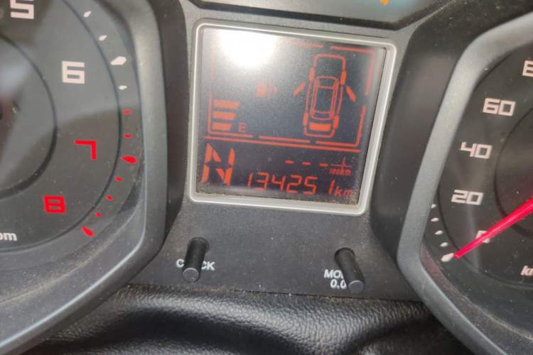 Used Chery Fengyun 2 2013 Hatchback 1.5L AMT Ruìyì Edition Odometer Close Up