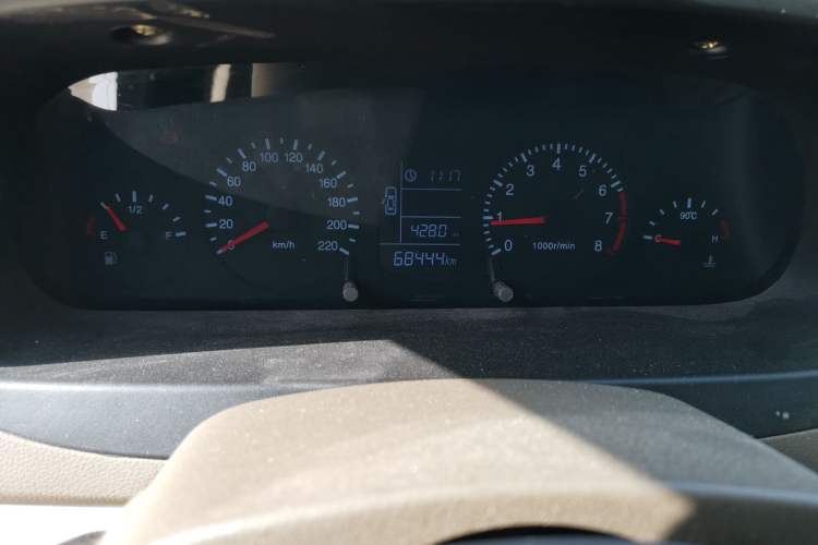 Used Chery Fengyun 2 2013 Hatchback 1.5L Manual Kuaiyi Edition Odometer Close Up