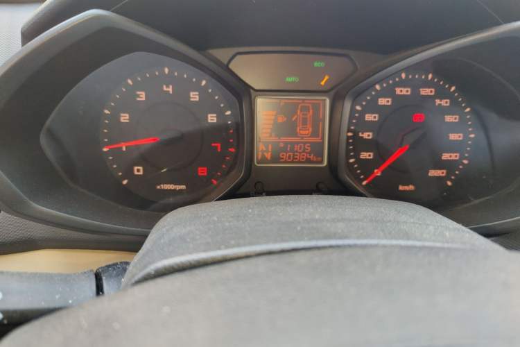Used Chery Fengyun 2 2013 Hatchback 1.5L AMT Ruìyì Edition Odometer Close Up