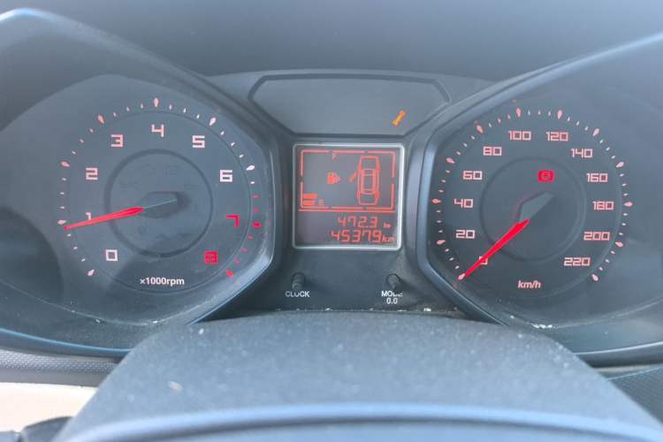 Used Chery Fengyun 2 2013 Hatchback 1.5L Manual Ruiyi Edition Odometer Close Up