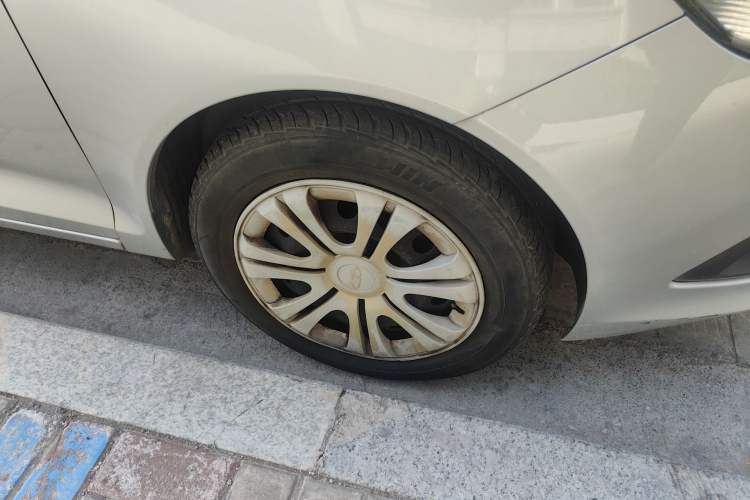 Used Chery Fengyun 2 2013 Hatchback 1.5L Manual Ruiyi Edition Right Front Wheel Hub