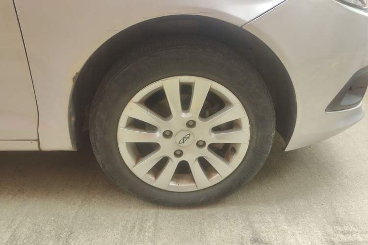 Used Chery Fengyun 2 2013 Hatchback 1.5L AMT Ruìyì Edition Right Front Wheel Hub
