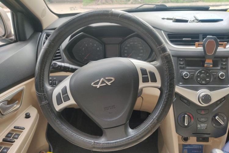Used Chery Fengyun 2 2013 Hatchback 1.5L AMT Ruìyì Edition Steering Wheel