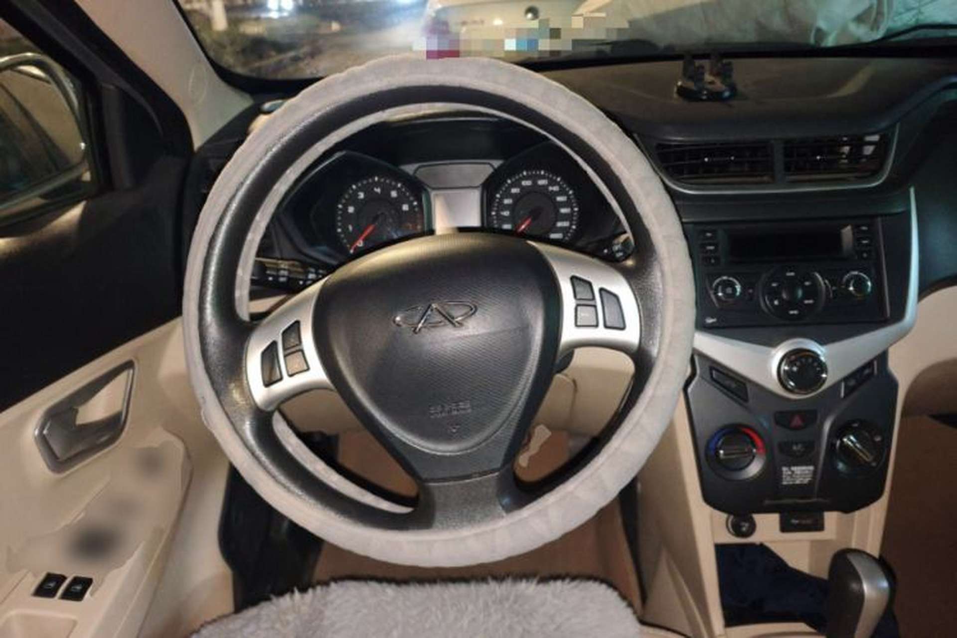 Used Chery Fengyun 2 2013 Hatchback 1.5L AMT Ruìyì Edition Steering Wheel