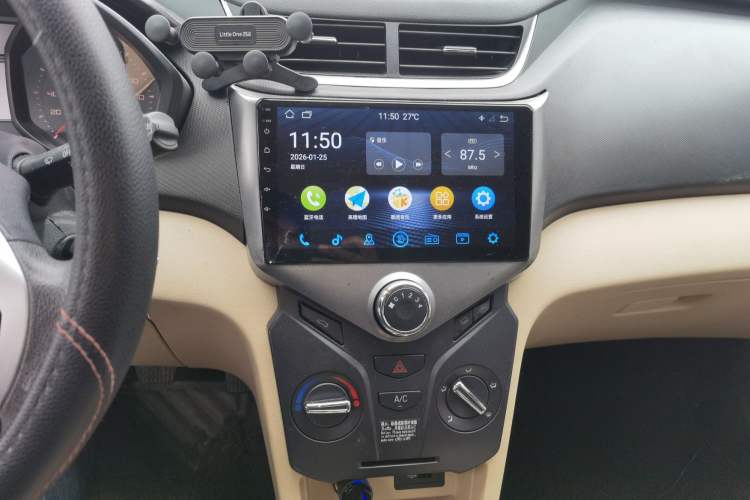 Used Chery Fengyun 2 2013 Hatchback 1.5L Manual Ruiyi Edition Audio And AC Panel