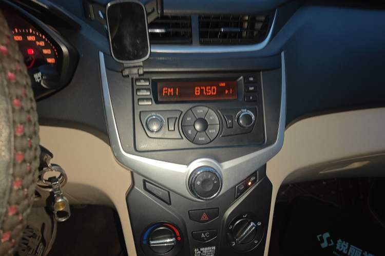 Used Chery Fengyun 2 2013 Hatchback 1.5L Manual Ruiyi Edition Audio And AC Panel