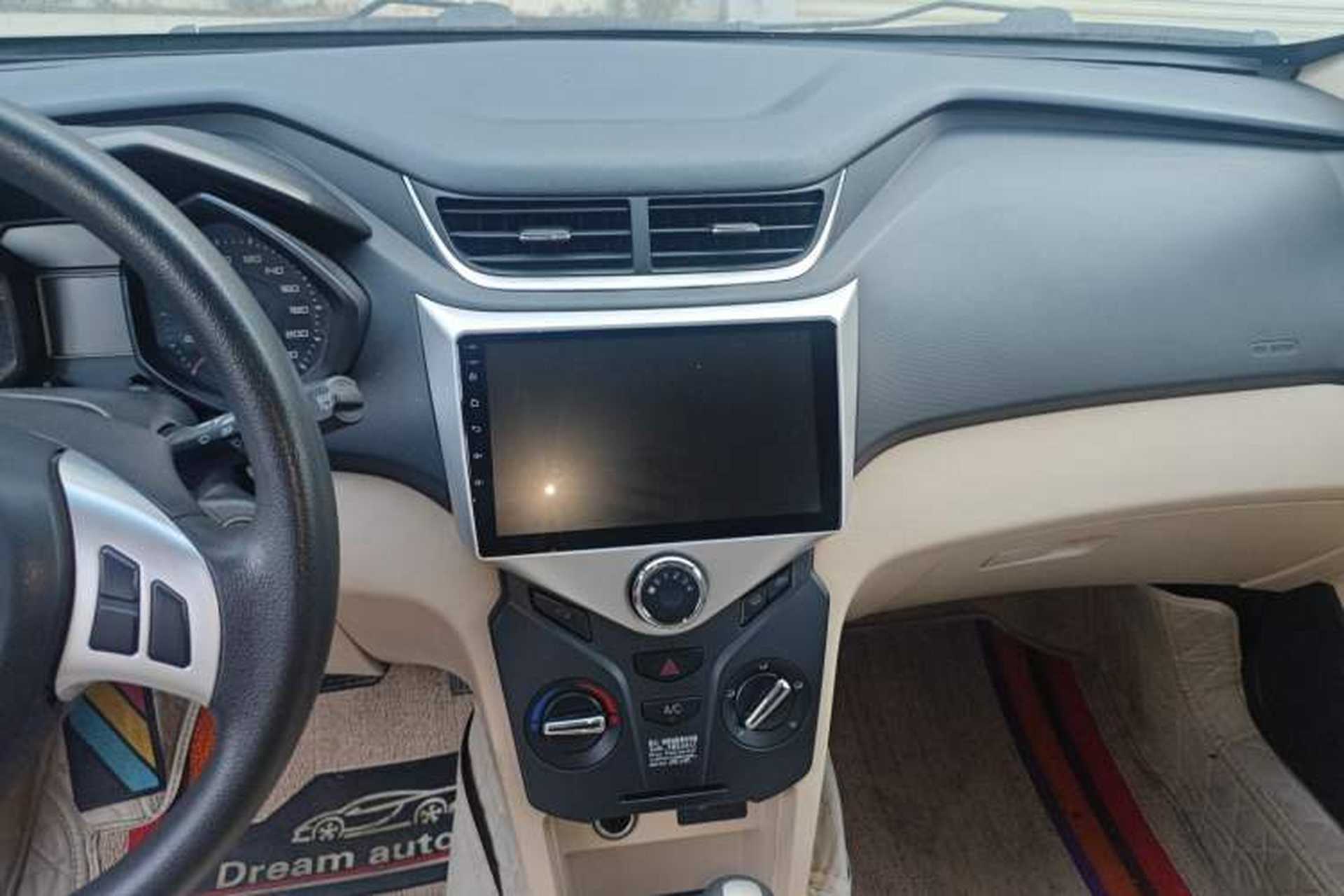 Used Chery Fengyun 2 2013 Hatchback 1.5L AMT Ruìyì Edition Audio And AC Panel