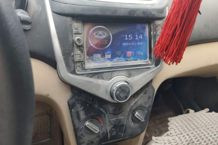 Used Chery Fengyun 2 2013 Hatchback 1.5L Manual Ruiyi Edition Audio And AC Panel