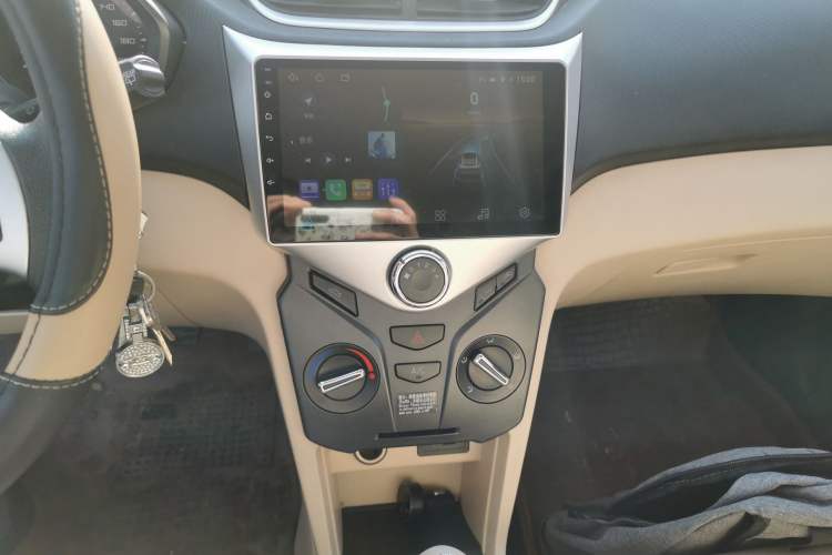 Used Chery Fengyun 2 2013 Hatchback 1.5L Manual Ruiyi Edition Audio And AC Panel