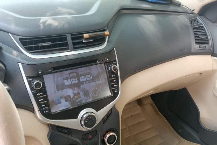 Used Chery Fengyun 2 2013 Hatchback 1.5L Manual Ruiyi Edition Audio And AC Panel