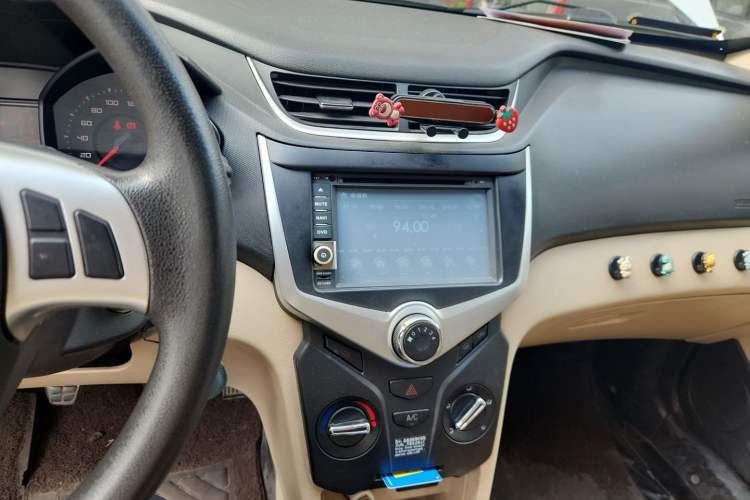 Used Chery Fengyun 2 2013 Hatchback 1.5L Manual Ruiyi Edition Audio And AC Panel