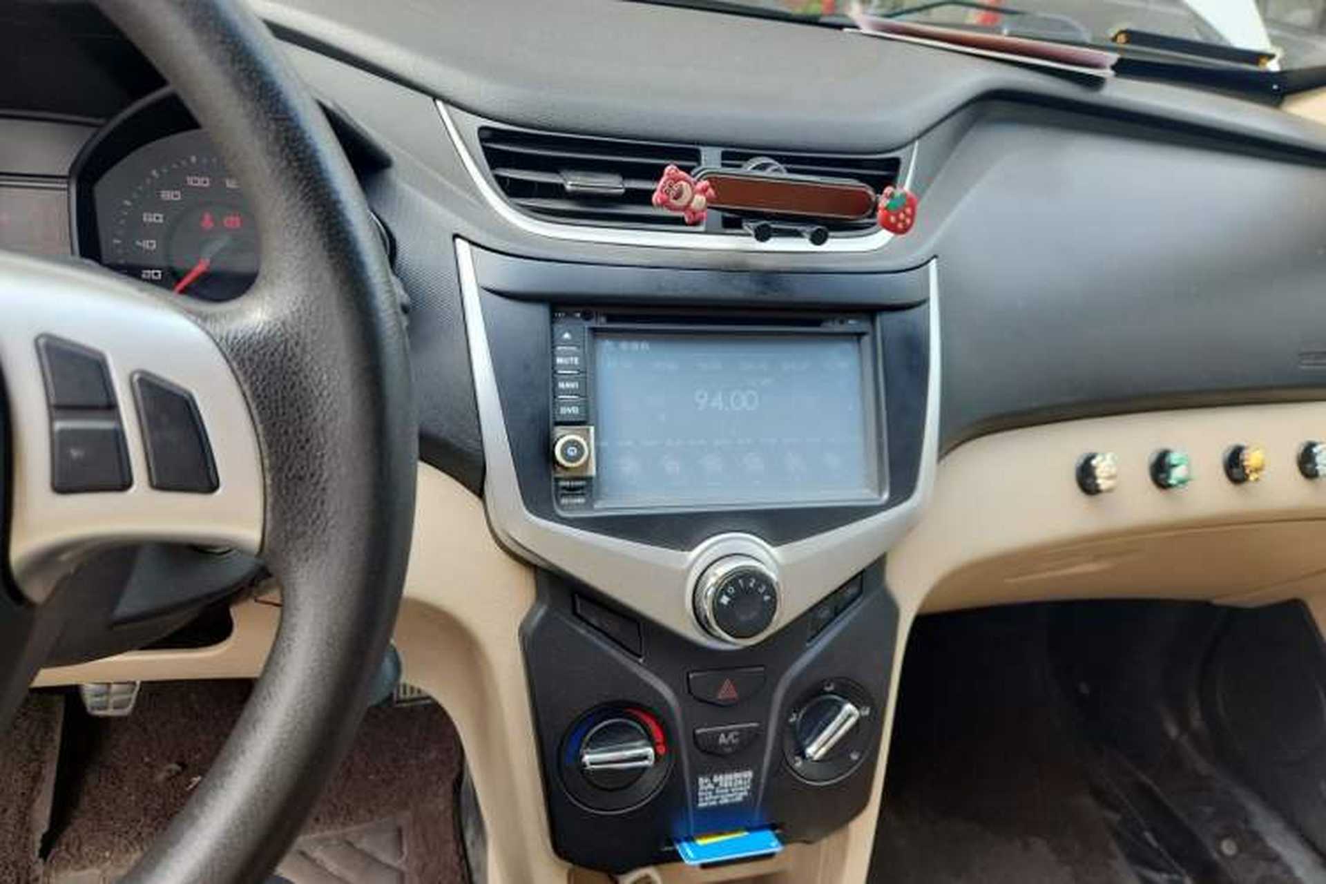 Used Chery Fengyun 2 2013 Hatchback 1.5L Manual Ruiyi Edition Audio And AC Panel