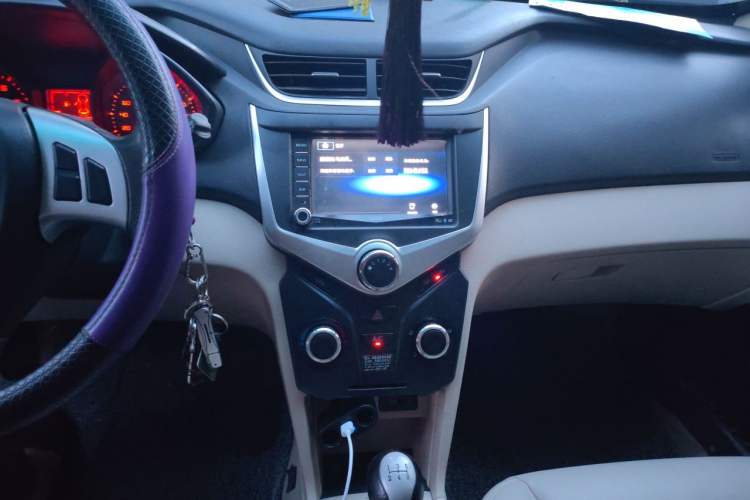Used Chery Fengyun 2 2013 Hatchback 1.5L Manual Ruiyi Edition Audio And AC Panel