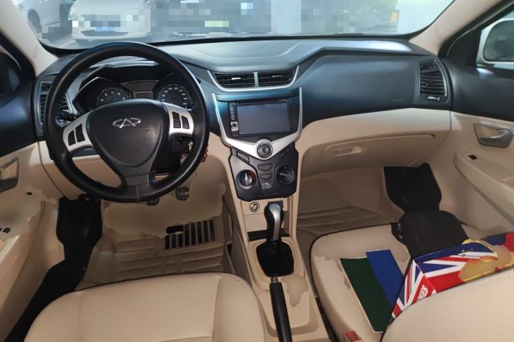 Used Chery Fengyun 2 2013 Hatchback 1.5L Manual Ruiyi Edition Center Console