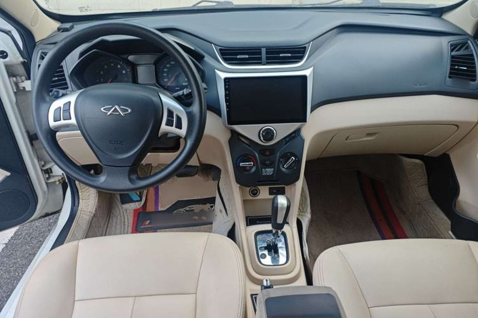 Used Chery Fengyun 2 2013 Hatchback 1.5L AMT Ruìyì Edition Center Console