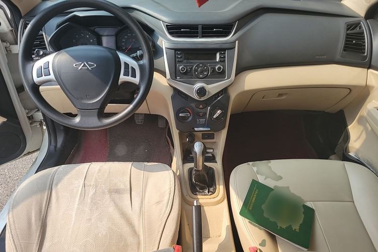 Used Chery Fengyun 2 2013 Hatchback 1.5L Manual Ruiyi Edition Center Console