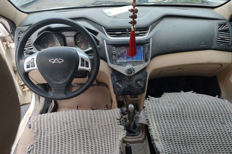 Used Chery Fengyun 2 2013 Hatchback 1.5L Manual Ruiyi Edition Center Console