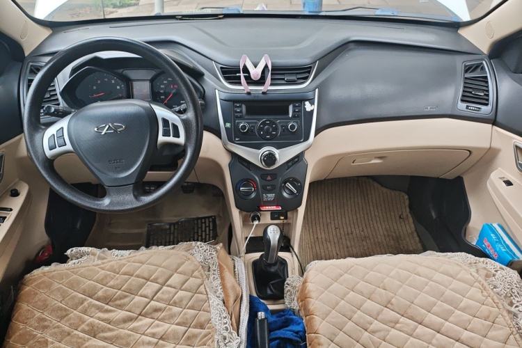 Used Chery Fengyun 2 2013 Hatchback 1.5L Manual Ruiyi Edition Center Console