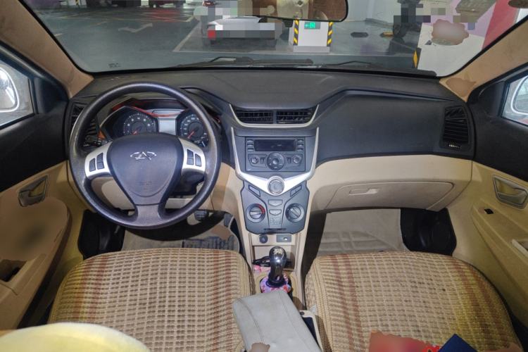 Used Chery Fengyun 2 2013 Hatchback 1.5L Manual Ruiyi Edition Center Console