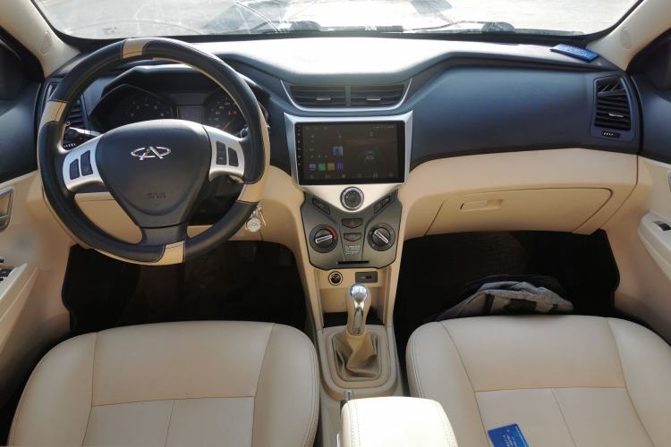 Used Chery Fengyun 2 2013 Hatchback 1.5L Manual Ruiyi Edition Center Console