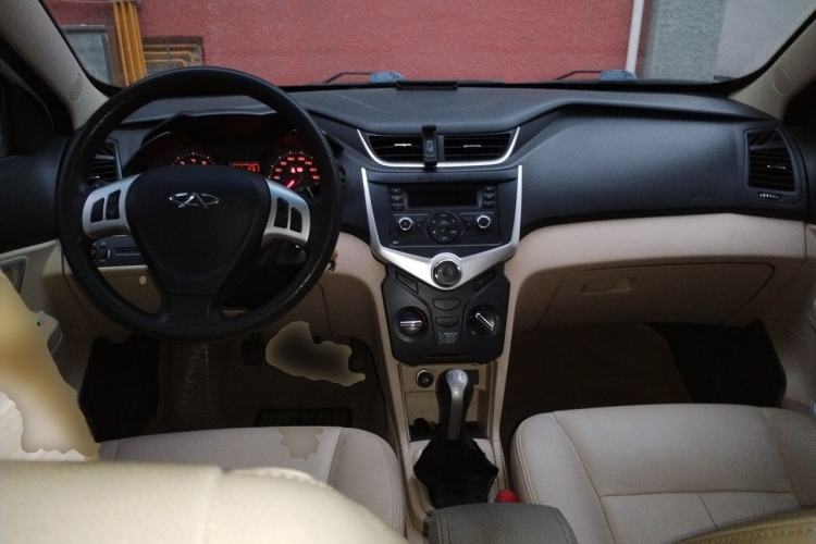 Used Chery Fengyun 2 2013 Hatchback 1.5L Manual Kuaiyi Edition Center Console