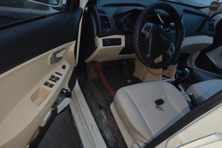 Used Chery Fengyun 2 2013 Hatchback 1.5L Manual Ruiyi Edition Driver Seat