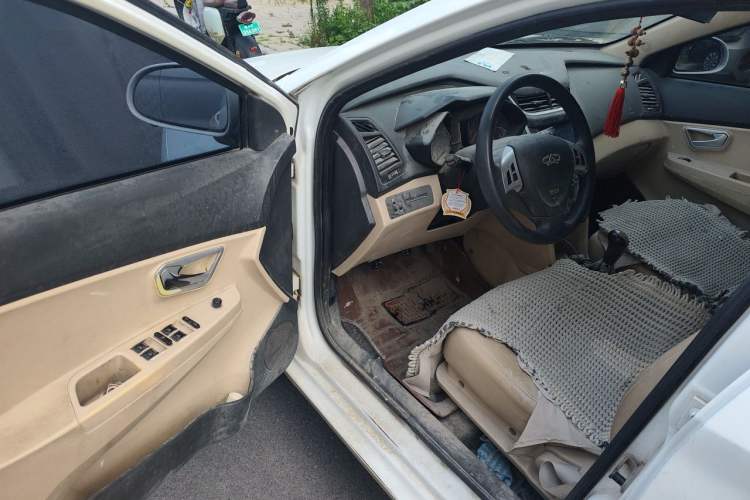 Used Chery Fengyun 2 2013 Hatchback 1.5L Manual Ruiyi Edition Driver Seat