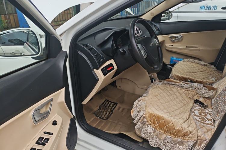 Used Chery Fengyun 2 2013 Hatchback 1.5L Manual Ruiyi Edition Driver Seat