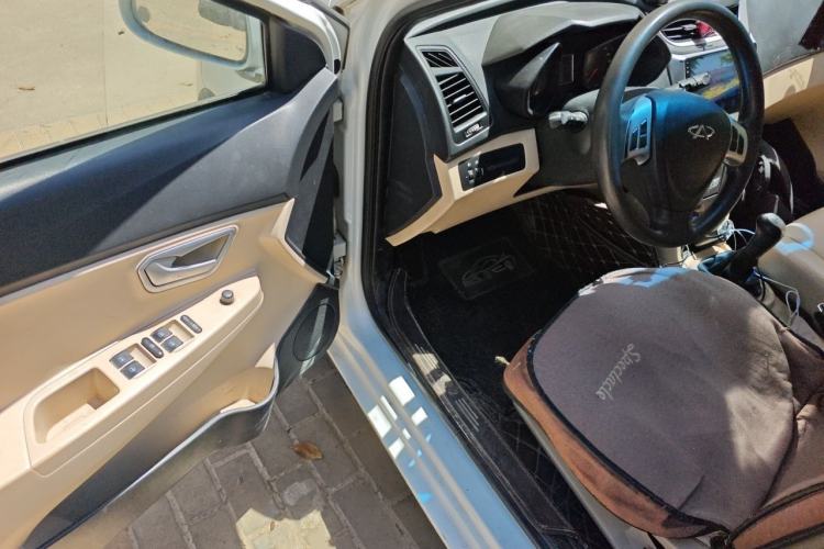 Used Chery Fengyun 2 2013 Hatchback 1.5L Manual Ruiyi Edition Driver Seat