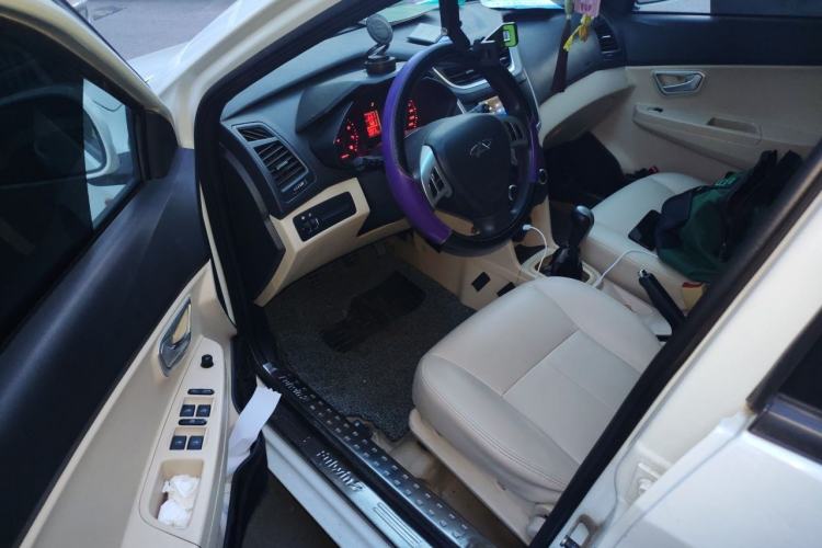 Used Chery Fengyun 2 2013 Hatchback 1.5L Manual Ruiyi Edition Driver Seat