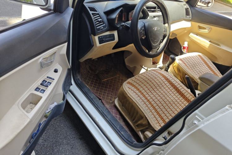 Used Chery Fengyun 2 2013 Hatchback 1.5L Manual Ruiyi Edition Driver Seat