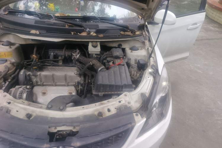 Used Chery Fengyun 2 2013 Hatchback 1.5L AMT Ruìyì Edition Engine Bay Left