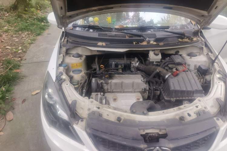 Used Chery Fengyun 2 2013 Hatchback 1.5L AMT Ruìyì Edition Engine Bay Right