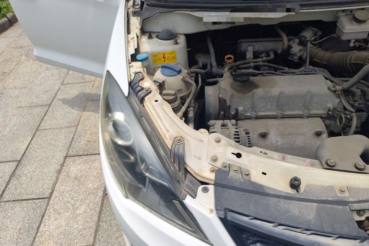 Used Chery Fengyun 2 2013 Hatchback 1.5L AMT Ruìyì Edition Engine Bay Right