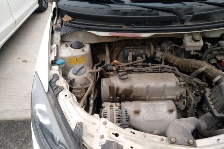 Used Chery Fengyun 2 2013 Hatchback 1.5L AMT Ruìyì Edition Engine Bay Right