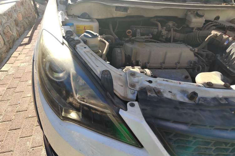 Used Chery Fengyun 2 2013 Hatchback 1.5L AMT Ruìyì Edition Engine Bay Right
