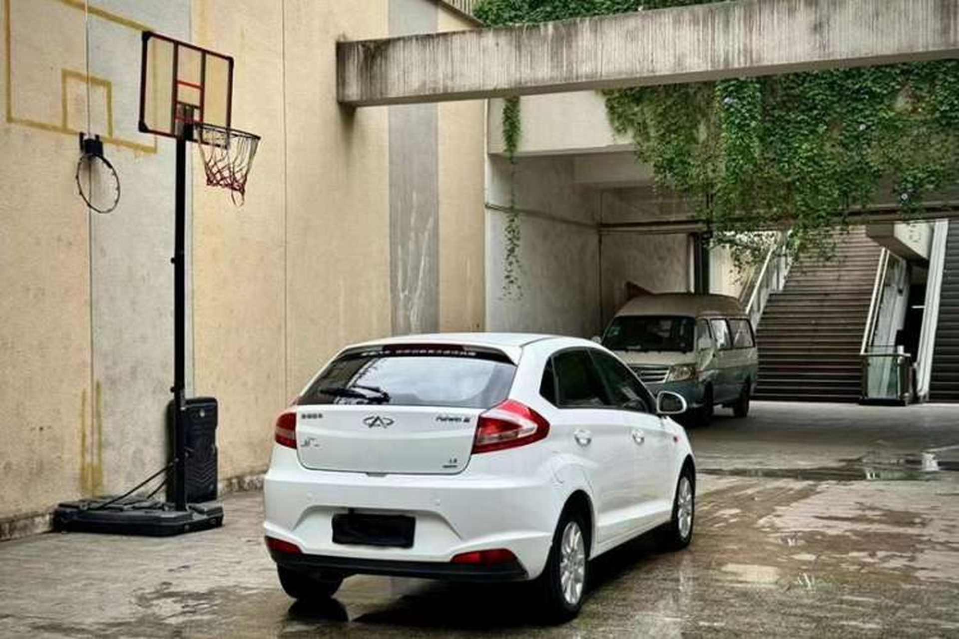 Used Chery Fengyun 2 2013 Hatchback 1.5L Manual Ruiyi Edition Exterior 3