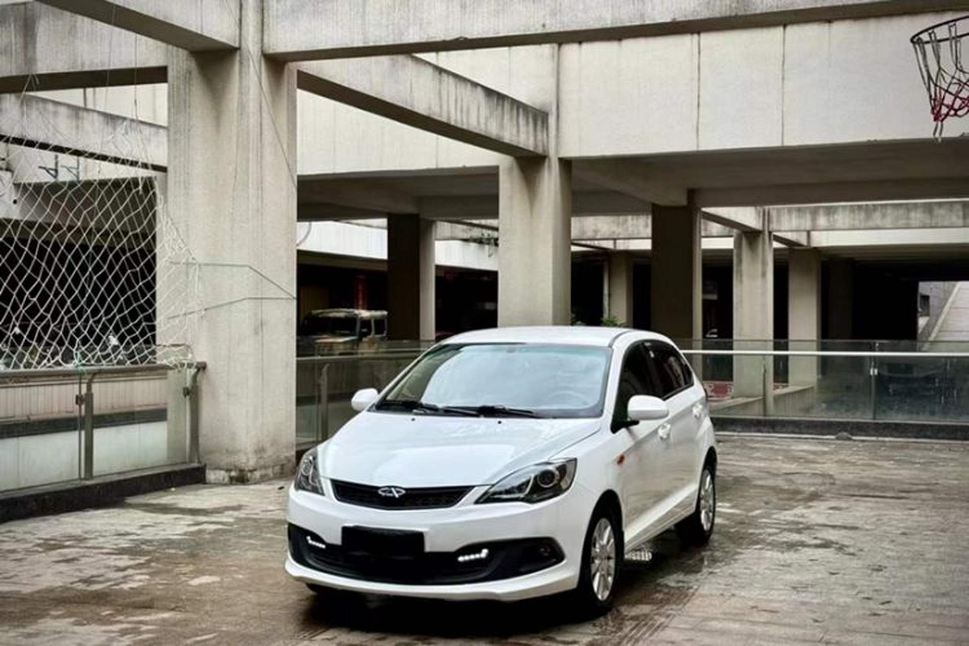 Used Chery Fengyun 2 2013 Hatchback 1.5L Manual Ruiyi Edition Front Left 45 Deg