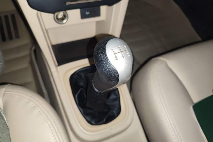 Used Chery Fengyun 2 2013 Hatchback 1.5L Manual Ruiyi Edition Gear Lever