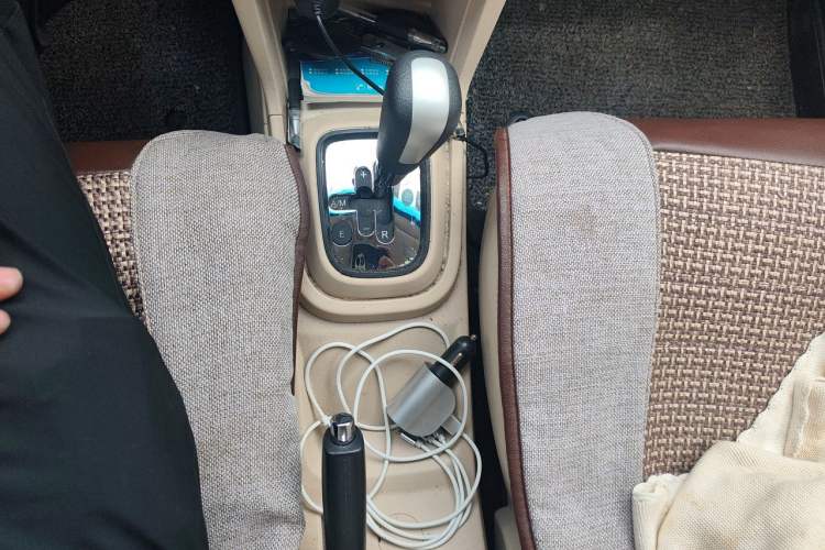 Used Chery Fengyun 2 2013 Hatchback 1.5L AMT Ruìyì Edition Gear Lever