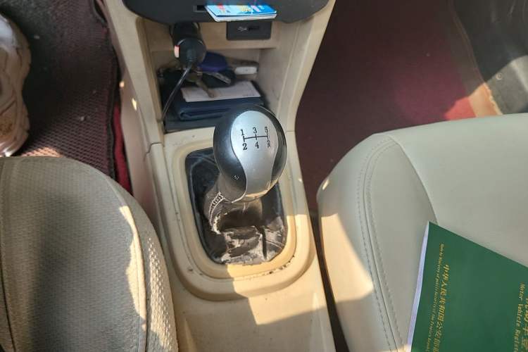 Used Chery Fengyun 2 2013 Hatchback 1.5L Manual Ruiyi Edition Gear Lever